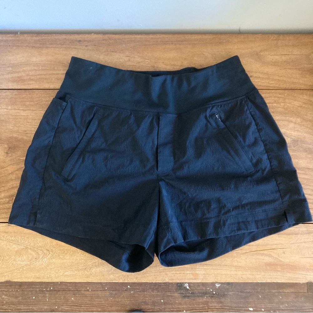 Athleta Trekkie North Shorts - Size 4 - Black